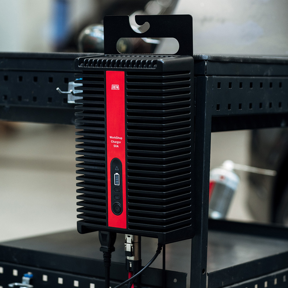 DEFA Workshop Charger 50AH 維修及展間用充電器